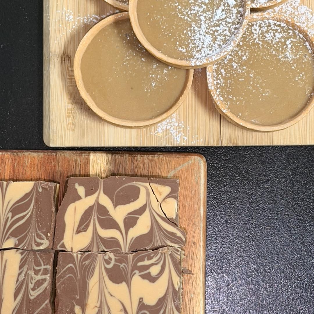 Caramel tarts and chocolate caramel slice