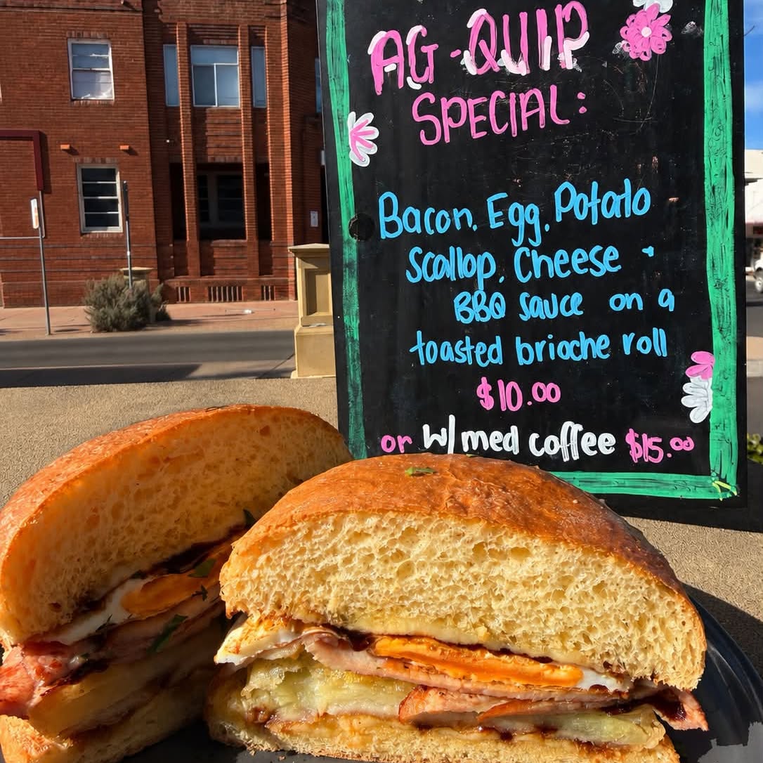 The AgQuip special roll in front of the T-Table board